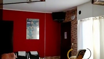 Моја Жена Плаћа Секс Са Младићем