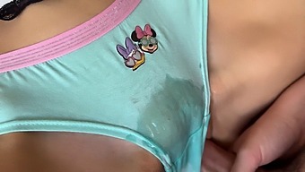 Amateur Wife Enjoys Kinky Pussy Rubbing And Hot Cumshot With Her Friend