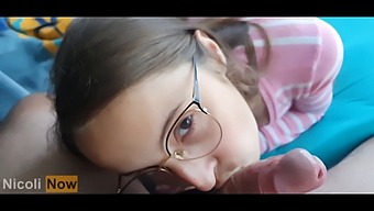 Hành Động Thô Bạo Và Mãnh Liệt Từ Phía Sau Với Con Gái Kế Nicoli - Lần Đầu Tiên Đâm Vào