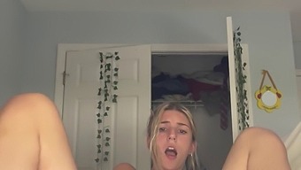 Teen Girl Gets Herself Off In High Definition Video