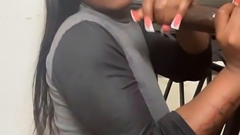 A Professional Cock Sucker Makes Me Reach Orgasm In Just Two Minutes.